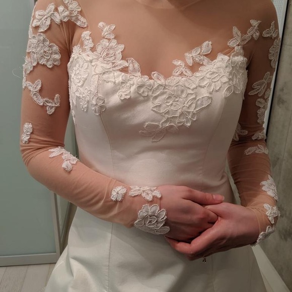 Legends by Romona Keveza Bridal Dress - Picture 9 of 14